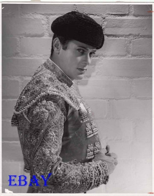 Tony Curtis con Montera.jpg