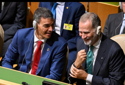 Pedro Sánchez busca empleo en la Casa Real.png