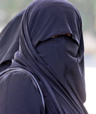 El burka fuera de Francia BB.jpg