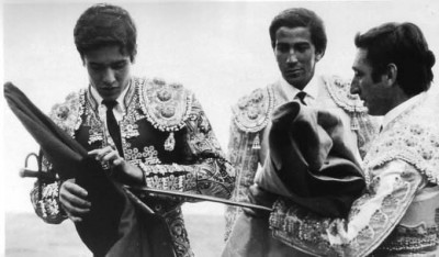 20 de abril de 1986. En Málaga toma la alternativa JMA Joselito.jpg