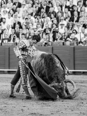 Diego Urdiales en Sevilla Miércoles 22.jpg