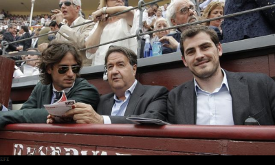 Iker Casillas y Feliciano López en los toros.PNG