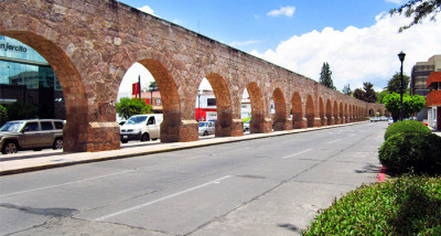 Acueducto de Morelia edificado entre 1785 y 1789.jpg