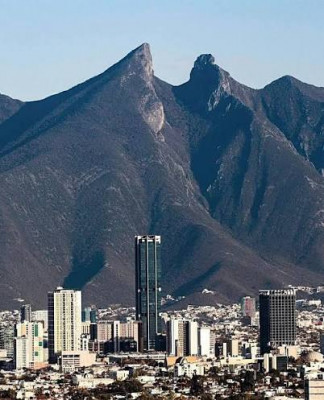 Cerro de Silla visto desde Monterrey.jpg