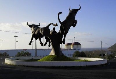 Renato Costa e Silva Monumento al toro bravo en Isla Terceira 3.jpg