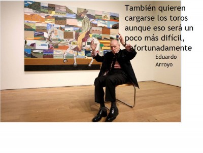 Eduardo Arroyo posa obra y frase.jpg