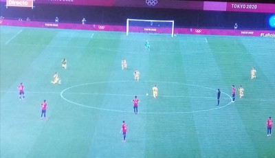 25 julio 2021 Juegos Tokio España no se arrodilla vs Australia.jpg