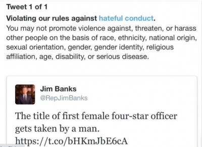 Primera mujer ofical de cuatro estrellas ejercito USA es un hombre.JPG