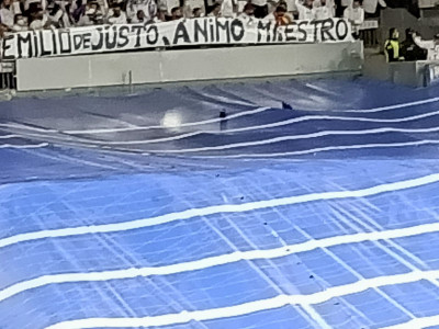 Emilio de Justo Pancarta bernabéu RM vs chelsea.jpg