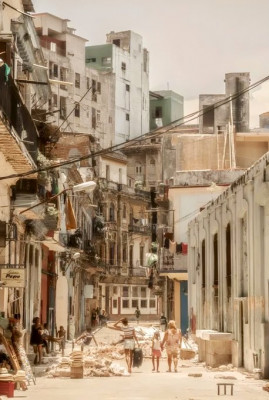 La Habana comunismo ruinas.jpg