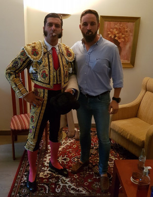 Morante y Abascal el político.jpeg
