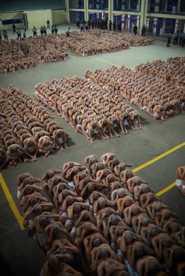 Bukele carcel presidiarios.jpeg