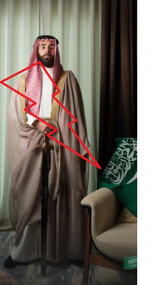 Benzema espada y bandera.jpeg