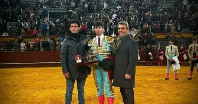 Julio Méndez de la Escuela de Badajoz ha sido el triunfador del Certamen Kilómetro Cero.jpg