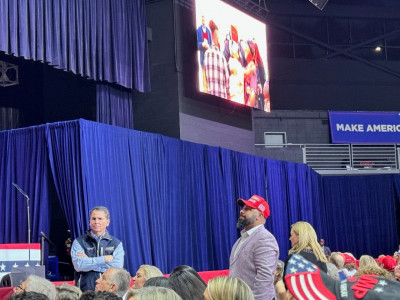 Trump y sus mitines.jpeg