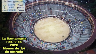 Santamaria plaza de bogota 9 febrero menos de un cuarto de entrada.jpg