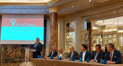 Es de toros Manifiesto.jpg