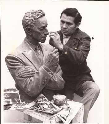 Humberto Peraza Escultor.jpg