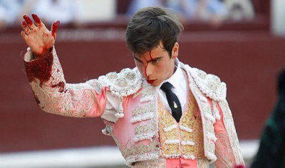 Alejandro Marcos, aún novillero en 2015 @JoselitoTaurin4.jpg