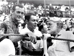 John Fulton con Hemingway.jpg
