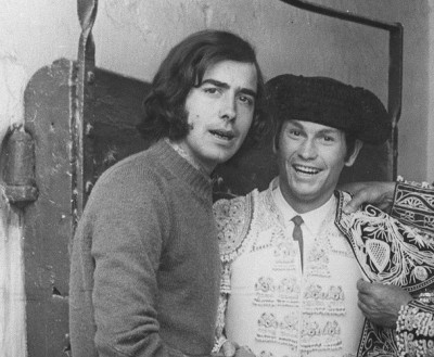 Palomo Linares y el cantante Joan Manuel Serrat.jpg