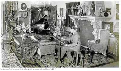 Antonio Calvache en su estudio.jpg