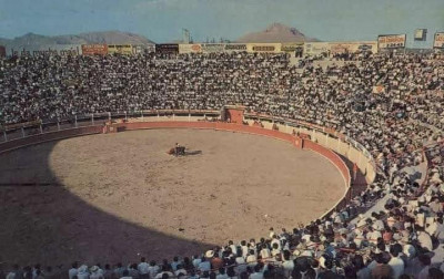 Chihuahua Plaza de Toros ‘La Esperanza’en el Boulevar del Rio Chuviscar 1970.jpg