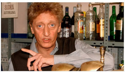 Quique San Francisco en la taberna de siempre.jpg