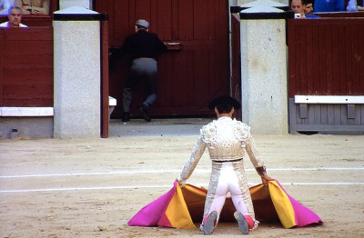 Gomez del Pilar a porta gayola en Las Ventas.jpg