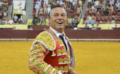 Victor Mendes de luces.jpg
