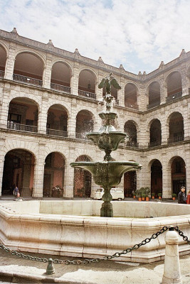 H. Peraza Fuente de Pegaso, 1975.jpg