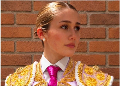 Carla Muñoz novillera de Segovia.jpg