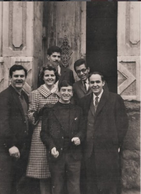 Luis Sanguino con su mujer Dana Woodward y compañeros de profesión.jpg
