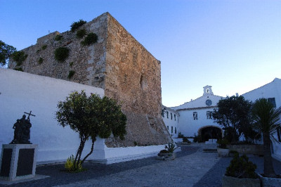 Santuario de Nuestra Señora del Toro o Mare de Déu del Toro.jpg