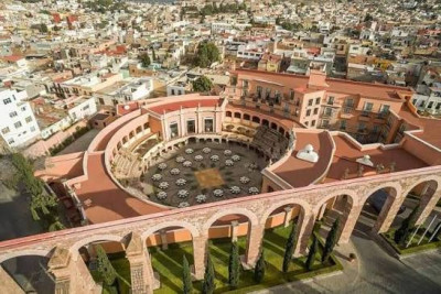 La famosa plaza de toros San Pedro. Actualmente Hotel Quinta Real..jpg
