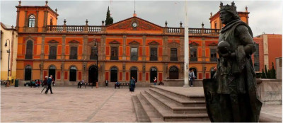 Edificio Central de la Universidad San Luis Potosí fundada en 1623.jpg