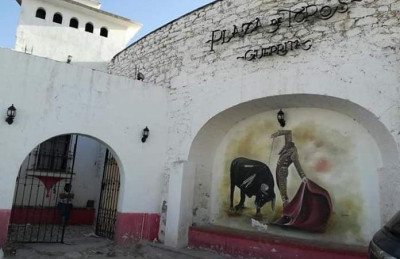 Plaza de toros Guerrita en Charcas.jpg
