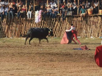 Mayapán en Yucatán Tauromaquia popular.jpg