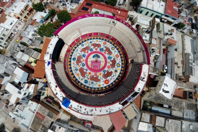 Aguascalientes Plaza de toros para la corrida de Insurgentes.jpg
