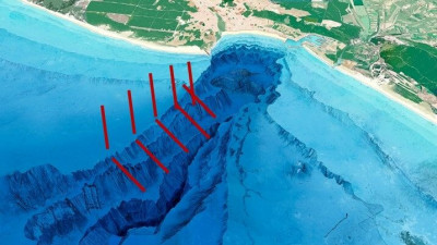 Nazare cañón submarino que produce olas gigantes.jpg