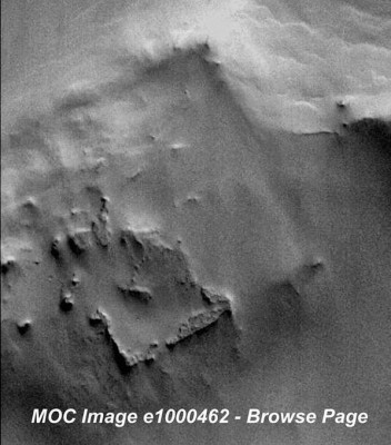 La sonda Mars Global Surveyor (MGS) de la NASA con su Mars Orbiter Camera (MOC) captó esta imagen.jpg